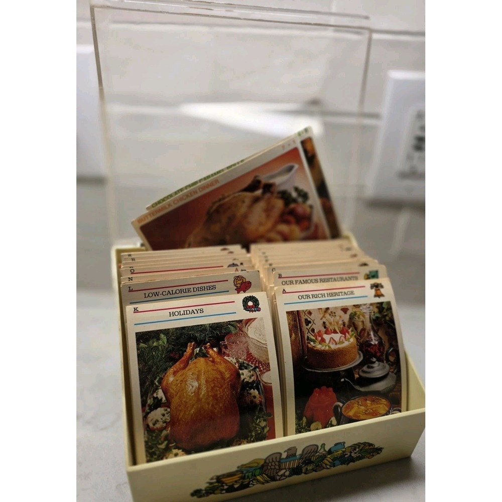 Vintage 1974 McCalls Great American Recipe Card Collection  Set w/case